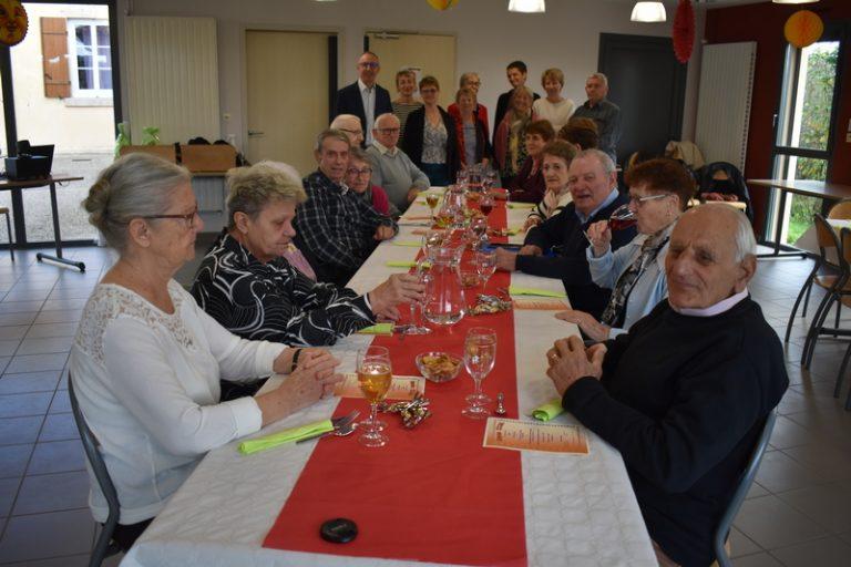 L'Aindépendant Saint GenissurMenthon Un repas des anciens en